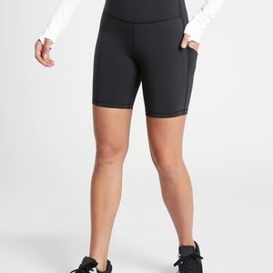 Athleta camo biker short with pockets